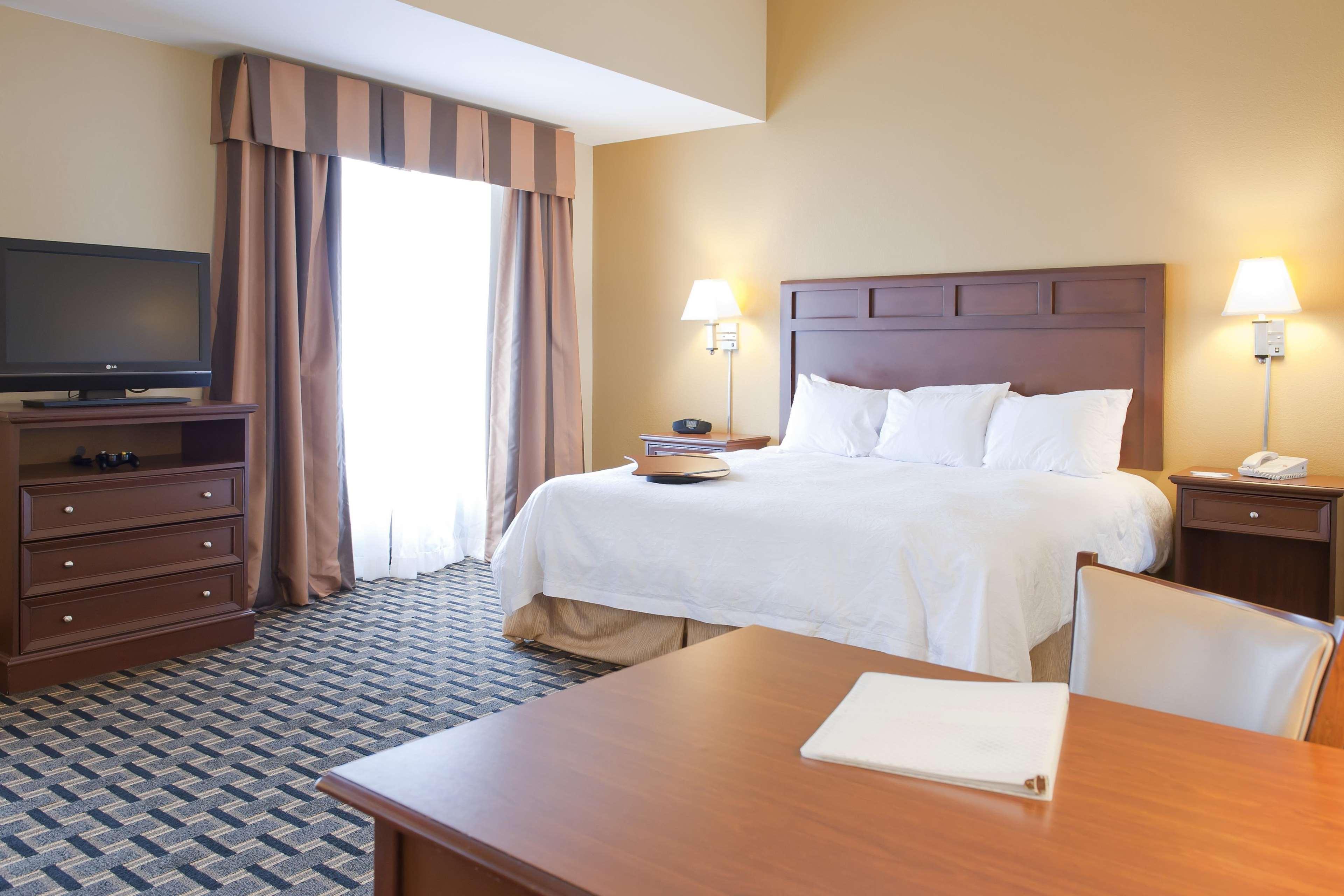 Hampton Inn & Suites Columbia At The University Of Missouri Room photo