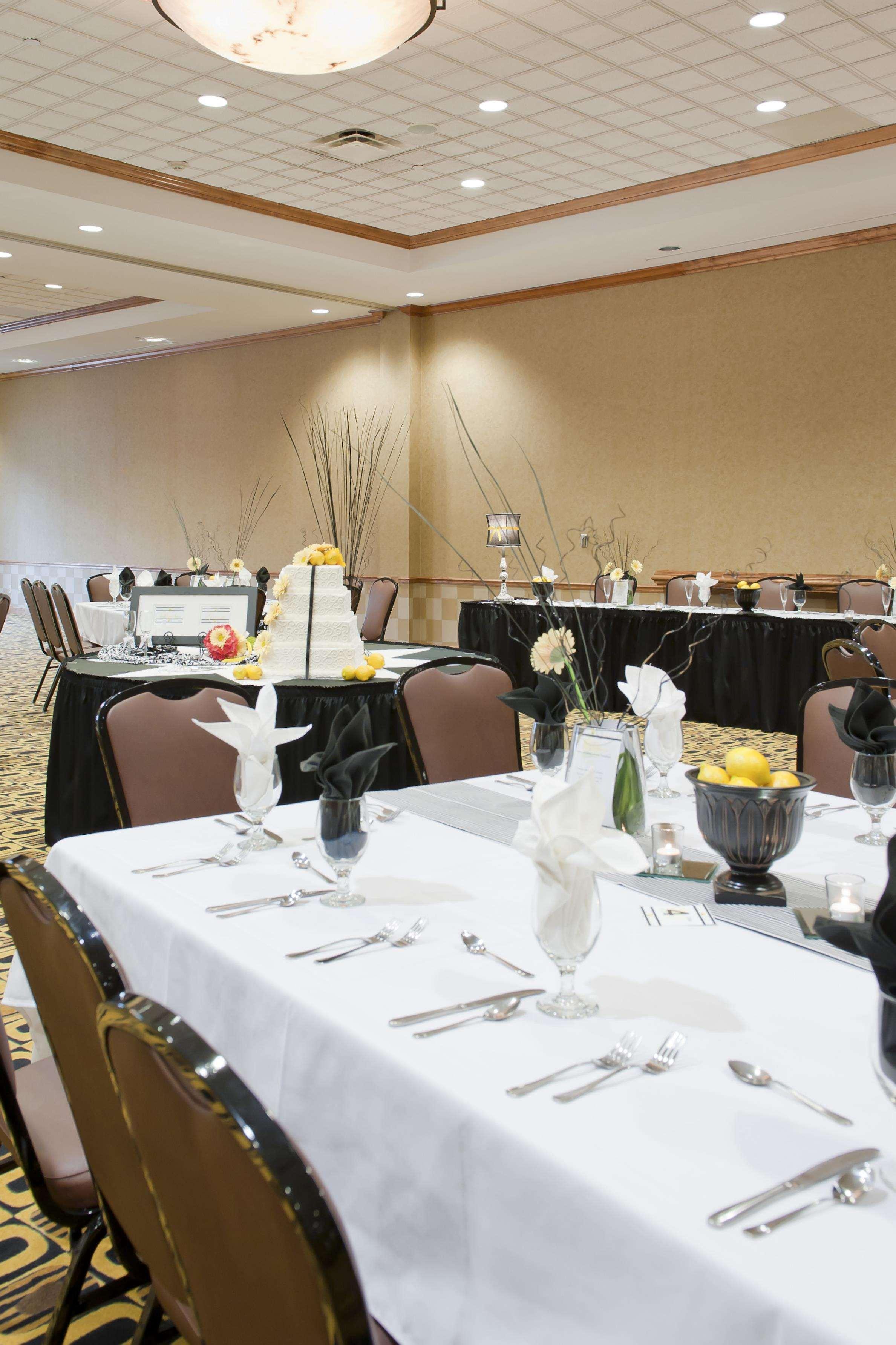 Hampton Inn & Suites Columbia At The University Of Missouri Facilities photo